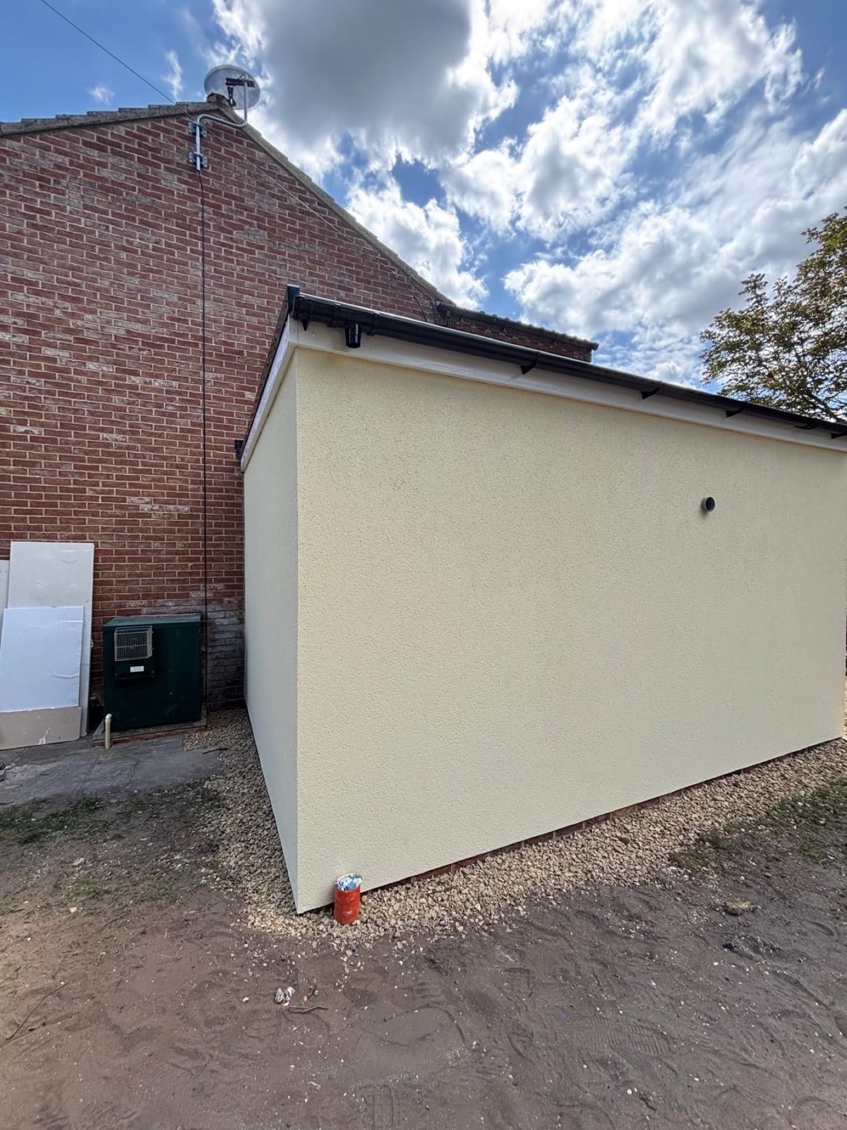 Silicone Render in Little Cressingham, image 1